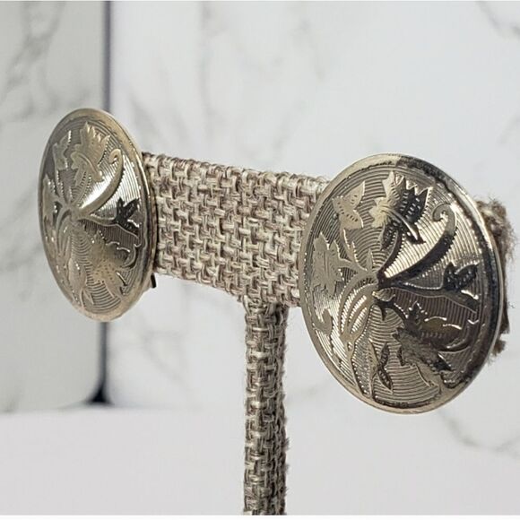 VINTAGE 1950s Platter Style Clip-On Earrings - Picture 2 of 7